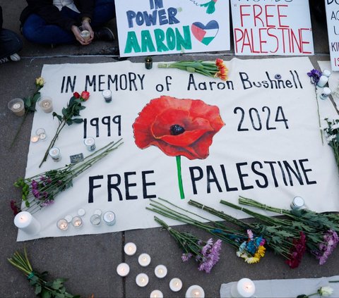 FOTO: Aksi Duka Cita untuk Aaron Bushnell, Pasukan Militer AS yang Bakar Diri Demi Bela Palestina