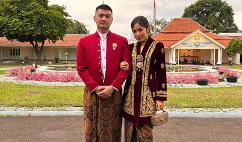 Potret kebersamaan Chef Arnold dan Tiffany Soetanto langsung banjir komentar dari netizen dandari rekan seleb. <br>