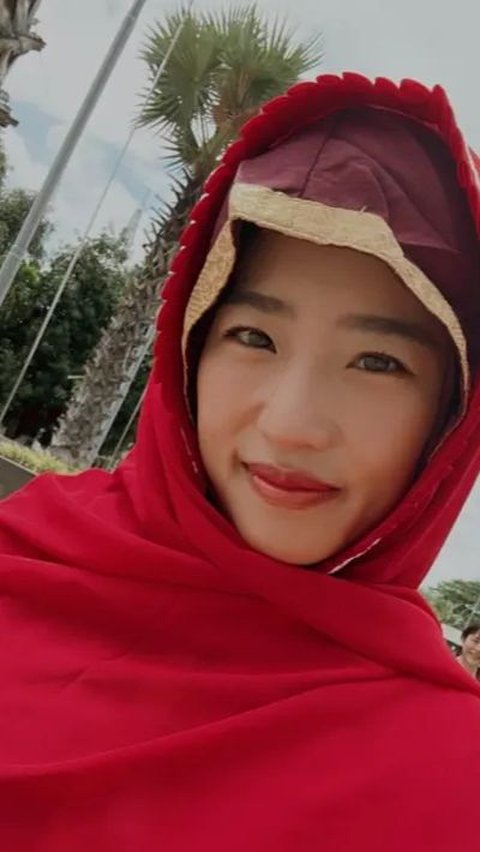 Saat pertama kali menginjakkan kaki di Masjid Istiqlal, Haruka kembali menjadi sorotan netizen yang menduga akan menjadi mualaf. Banyak yang memuji kecantikan Haruka.