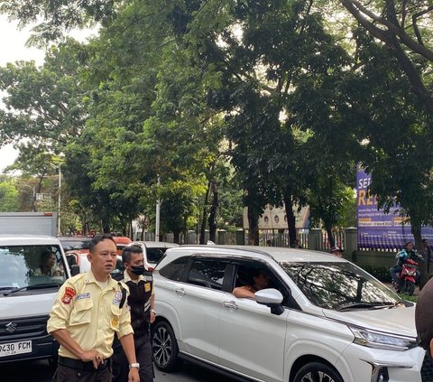 Unjuk Rasa Mahasiswa UP Tuntut Rektor yang Diduga Pelaku Pelecehan Dipecat Berlangsung Ricuh