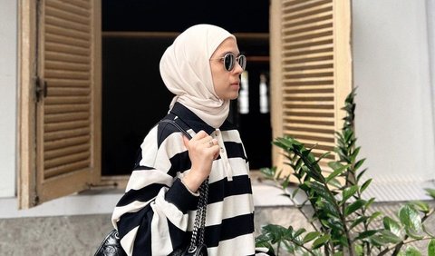 Nycta Gina's Fashion Style, Always Stylish in Every Situation Even with Hijab