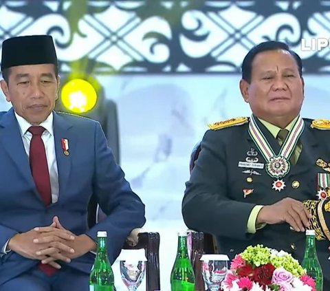 Jokowi Officially Bestows the Honorary Title of Four-Star General to Prabowo