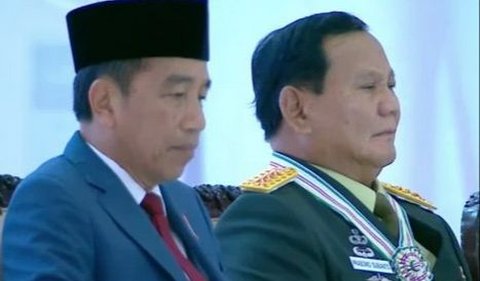 Kini, Prabowo pun resmi menyandang pangkat sebagai jenderal bintang empat.