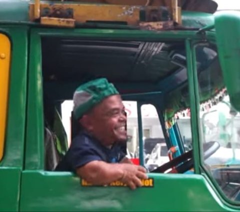 Gokil, Ucok Baba Mengemudi Mobil Tronton di Jalan Raya Begitu Lihai Bikin Ngeri Melihatnya