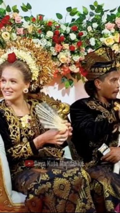 Meriah, Momen Pernikahan Pria Kampung Asal Lombok dengan Bule Cantik dari Australia<br>