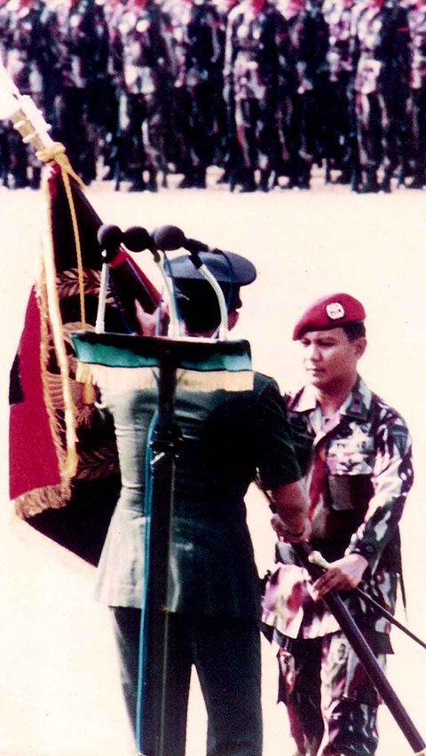 Pada 1995, Prabowo Subianto dilantik menjadi komandan Kopassus dengan pangkat Mayor Jenderal. <br>