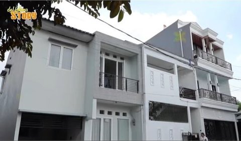 Rumah Mpok Alpa 3 Lantai