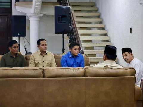 Momen Menhan Prabowo Subianto Duduk Berhadapan sama 3 Ajudan Ganteng, Dengarkan Petuah dari Habib Luthfi