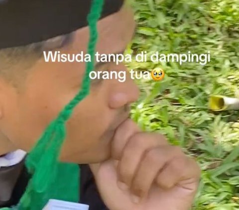 Wisuda Tanpa Didampingi Orang Tua, Curhatan Pria Ini Bikin Sedih