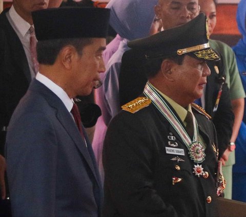 <b>Diberi Pangkat Jenderal Kehormatan TNI, Prabowo: Kayaknya Berat Ya</b>