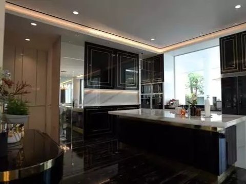 From Laundry Worker to Successful Entrepreneur, Portrait of Juragan 99's Grand Mansion, Its Kitchen is Extremely Luxurious