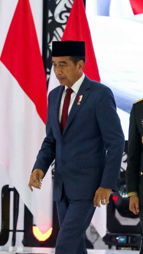 Jokowi meminta TNI-Polri berani masuk hal-hal penguasaan teknologi. Dia mengambil contoh kecanggihan pesawat tanpa awak atau drone yang penggunaannya sangat presisi dan akurat untuk memburu target. Liputan6.com/Herman Zakharia