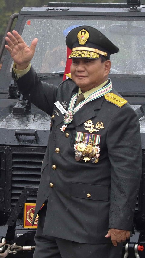 Terima Kenaikan Pangkat Jenderal TNI Kehormatan, Prabowo: Kayaknya Berat Ya