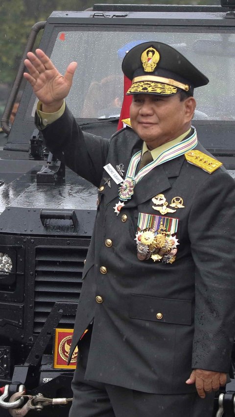 <br>Politikus PDIP Sebut Keppres Pemberhentian Prabowo Harus Dicabut Sebelum Beri Pangkat Baru