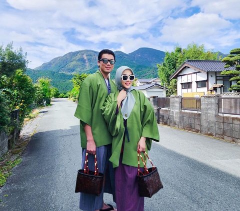 Portrait of Syahrini and Reino Barack's 5th Wedding Anniversary Celebration