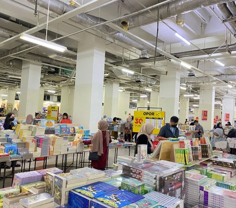 Want to Buy Cheap International Books and Get Double Discounts? Here's How