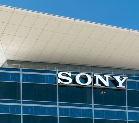 Sales Predicted to Decrease, Sony Lays Off 900 Employees