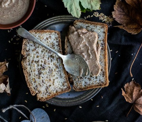 Making Peanut Butter with 4 Ingredients, Rich in Protein and Suitable for MPASI