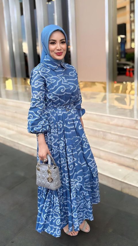 Look 4: Dress Batik Mega Mendung 
