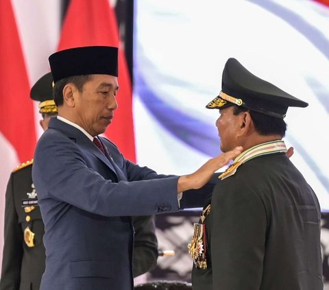 Momen Istimewa Jenderal Prabowo Sungkem ke Perempuan Berusia 105 Tahun yang Sangat Dihormati