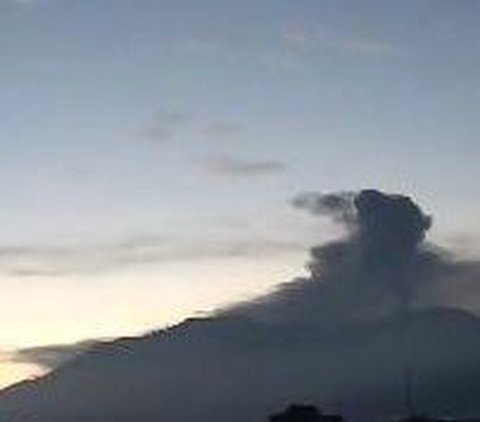 Gunung Marapi Sumbar Erupsi Lagi, Waspadai Ancaman Lahar