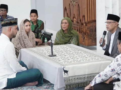 Susi Pudjiastuti's Prospective Son-in-Law Converts to Islam in Yogyakarta, Plans to Get Married in August 2024