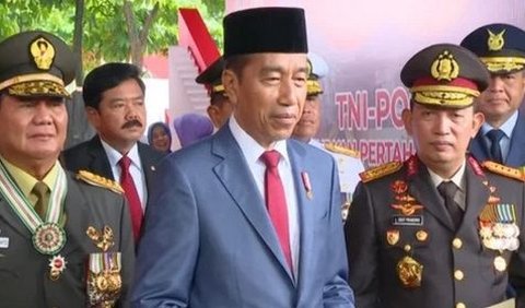 Kenaikan pangkat istimewa ini diberikan atas usulan dari Mabes TNI yang kemudian disetujui oleh Presiden.