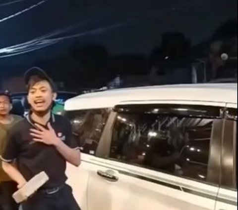 Viral Aksi Pria Pecahkan Kaca Mobil Demi Bantu Seseorang yang Dikira Meninggal di Dalamnya, Endingnya Tak Terduga