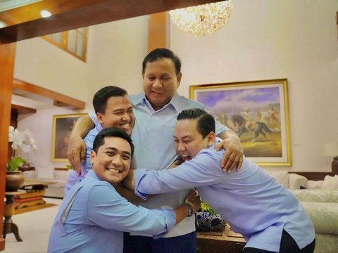 Potret Kedekatan Prabowo Subianto sama Ajudan & 3 Sesprinya yang Jarang Terekspose, 'Lebih Manja dari Anaknya