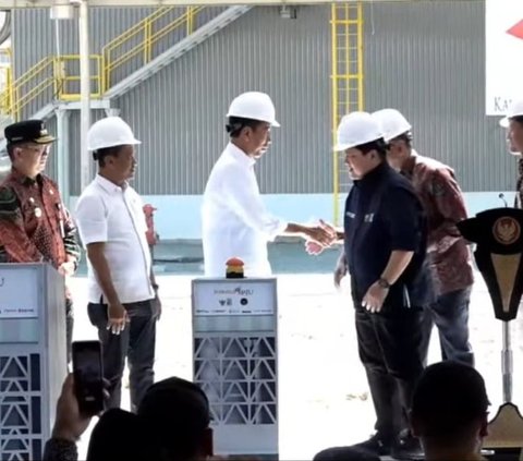 Resmikan Pabrik Amonium Nitrat, Jokowi: Tambah Bahan Baku Pembuatan Pupuk
