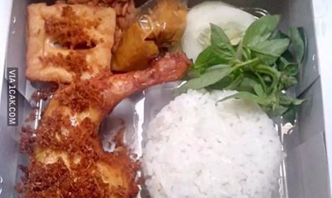 Uji Coba Makan Siang Gratis ala Prabowo di SMP Tangerang, Ternyata Menunya Ada Nasi, Gado-Gado, hingga Siomay