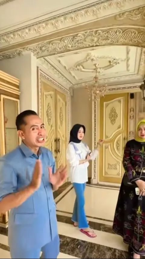 Putri HJ. Mawar Wahyuningsih, Daffa Nabillah, menjadi orang yang membagikan detail rumah mereka melalui akun TikTok.