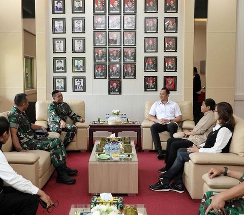 Mas Menteri AHY Ketemu Jenderal Bintang Dua, Bawa Sertifikat Markas TNI Segera Dibangun