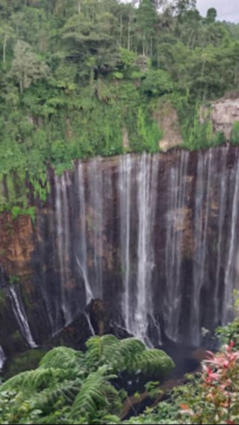 2. Air Terjun Tumpak Sewu<br>