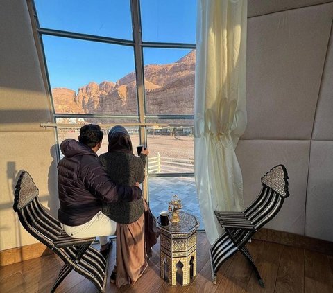 Semakin Berumur Makin Romantis, Potret Meisya Siregar dan Bebi Romeo 'Honeymoon' di Jordania