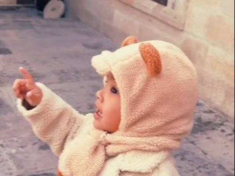 Potret Lucu Gala Sky saat Liburan di Turki, Kenakan Outfit Mirip Teddy Bear Gemesin Banget!