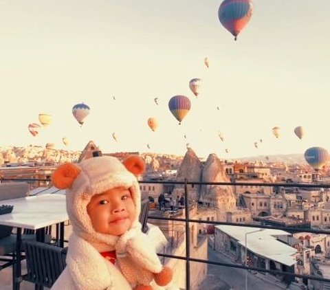 Potret Lucu Gala Sky saat Liburan di Turki, Kenakan Outfit Mirip Teddy Bear Gemesin Banget!