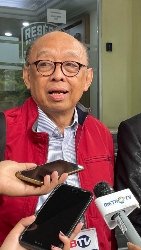 Penampakan Rektor UP Nonaktif Usai Diperiksa Kasus Dugaan Pelecehan di Polda Metro