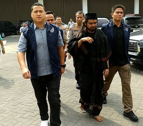 Polisi Amankan Gus Samsudin Terkait Konten Suami Istri Boleh Tukar Pasangan!