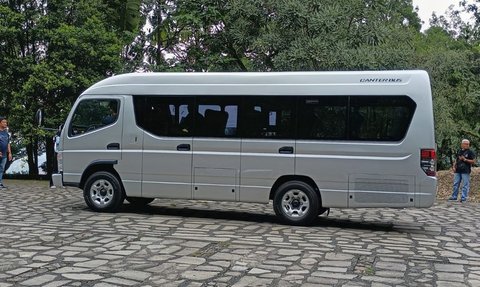 Mitsubishi Fuso Canter Bus Pakai Karoseri Penggarap Bus Mercedes PO Haryanto