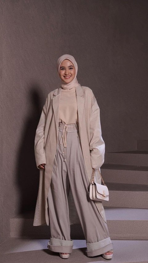<b>Hijab Segi Empat Ikat Leher, Simple dan Cocok di Segala Suasana</b><br>