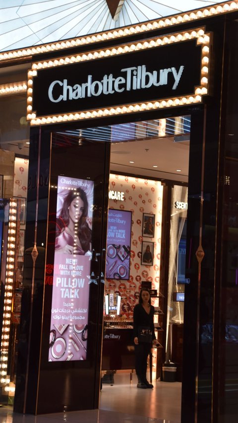 Charlotte Tilbury Jadi Brand Makeup Pertama yang Terlibat di Balap F1