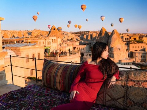 Potret Cantik Fuji saat Liburan di Cappadocia, Penampilannya Bikin Salfok