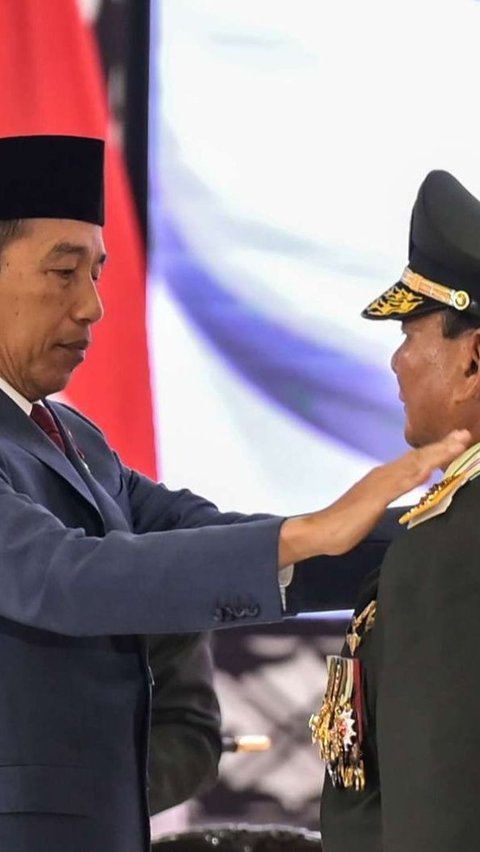 Ramai Kritik Prabowo Terima Penghargaan Jenderal Bintang 4, Ada Pelanggaran Aturan?<br>