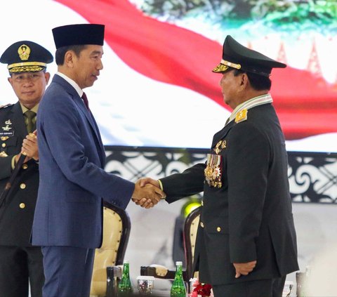 Ramai Kritik Prabowo Terima Penghargaan Jenderal Bintang 4, Ada Pelanggaran Aturan?