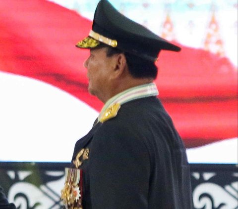 Ramai Kritik Prabowo Terima Penghargaan Jenderal Bintang 4, Ada Pelanggaran Aturan?