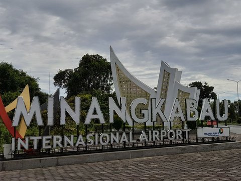 Abu Vulkanik Gunung Marapi Ganggu Penerbangan, Bandara Minangkabau Ditutup