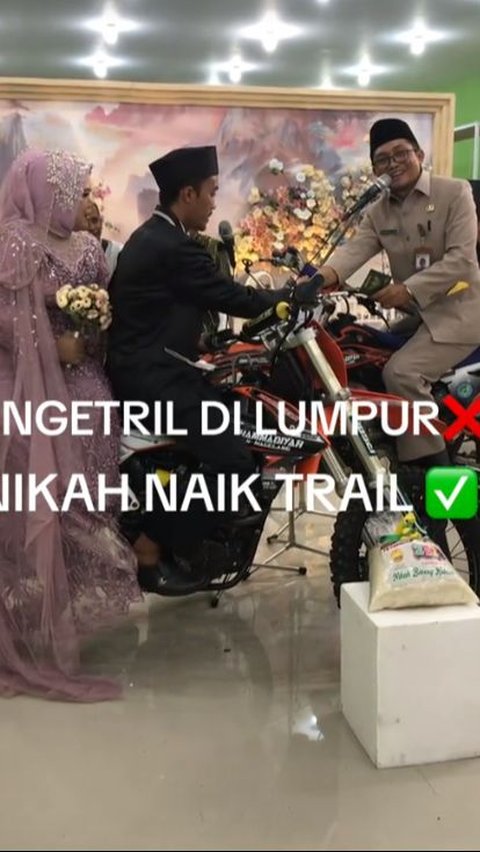 Agak Lain, Pasangan Pengantin Akad Nikah Sambil Naik Motor Trail Langsung Geber Pas Saksi Bilang Sah