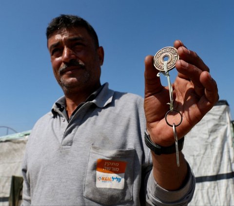 FOTO: Kisah Warga Palestina Jadikan Kunci Rumah Mereka Sebagai Simbol untuk Kembali ke Gaza