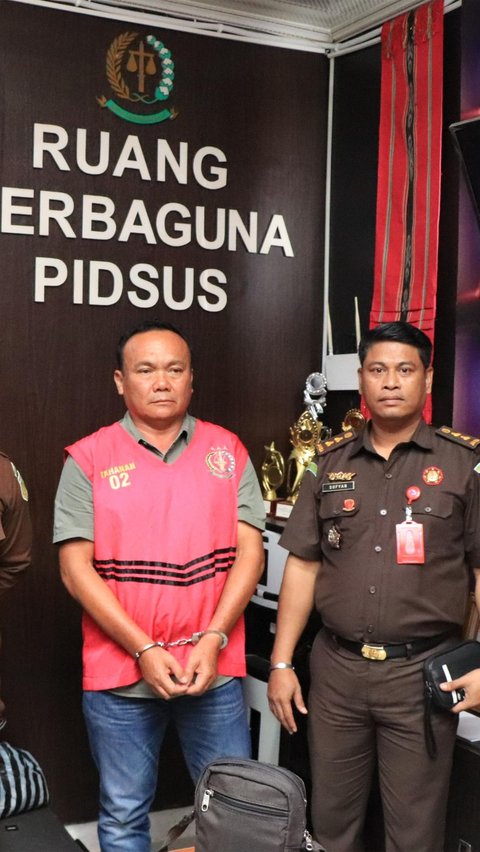 Tersangka Korupsi Rp2,5 Miliar, Kontraktor Pasar Langgur Dibekuk Kejati Maluku Saat Turun dari Pesawat